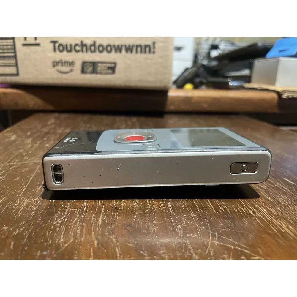 Flip Ultra HD Video Camera 8GB Memory U32120 Untested Battery Cover Not Closing